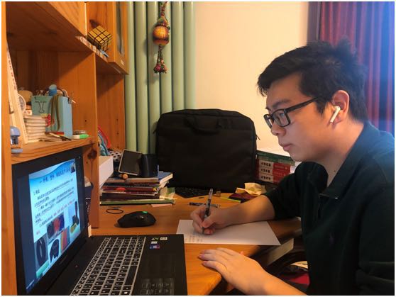 学生1.jpg